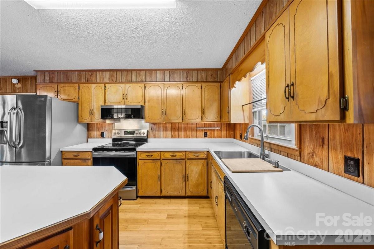 372 Holly Hills Drive — Troy