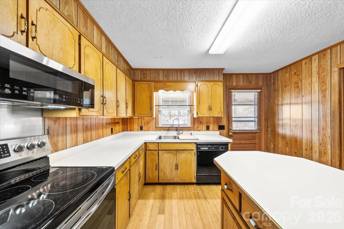 372 Holly Hills Drive — Troy