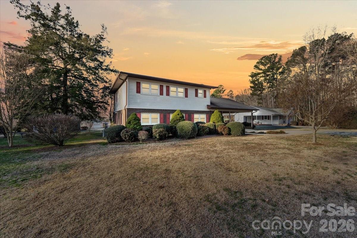 372 Holly Hills Drive — Troy