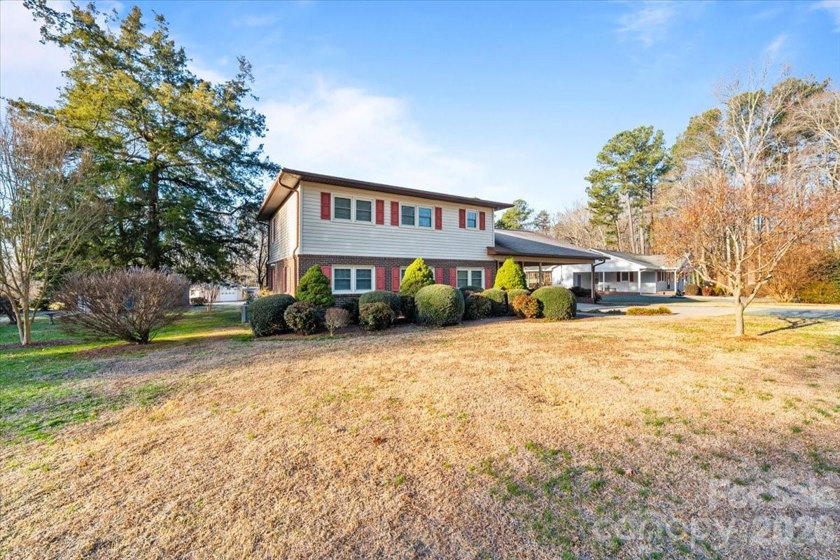 372 Holly Hills Drive — Troy
