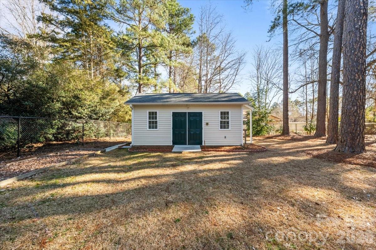 7980 Glasgow Drive — Laurinburg
