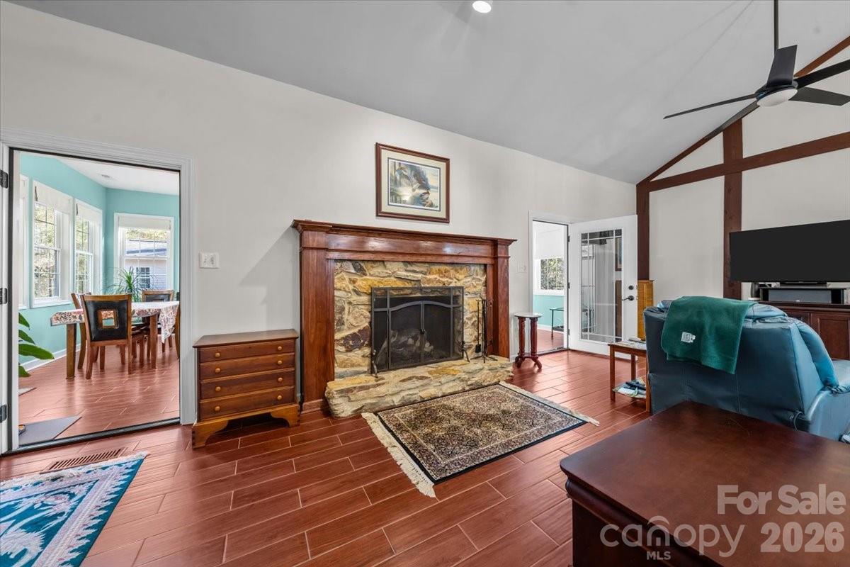 7980 Glasgow Drive — Laurinburg