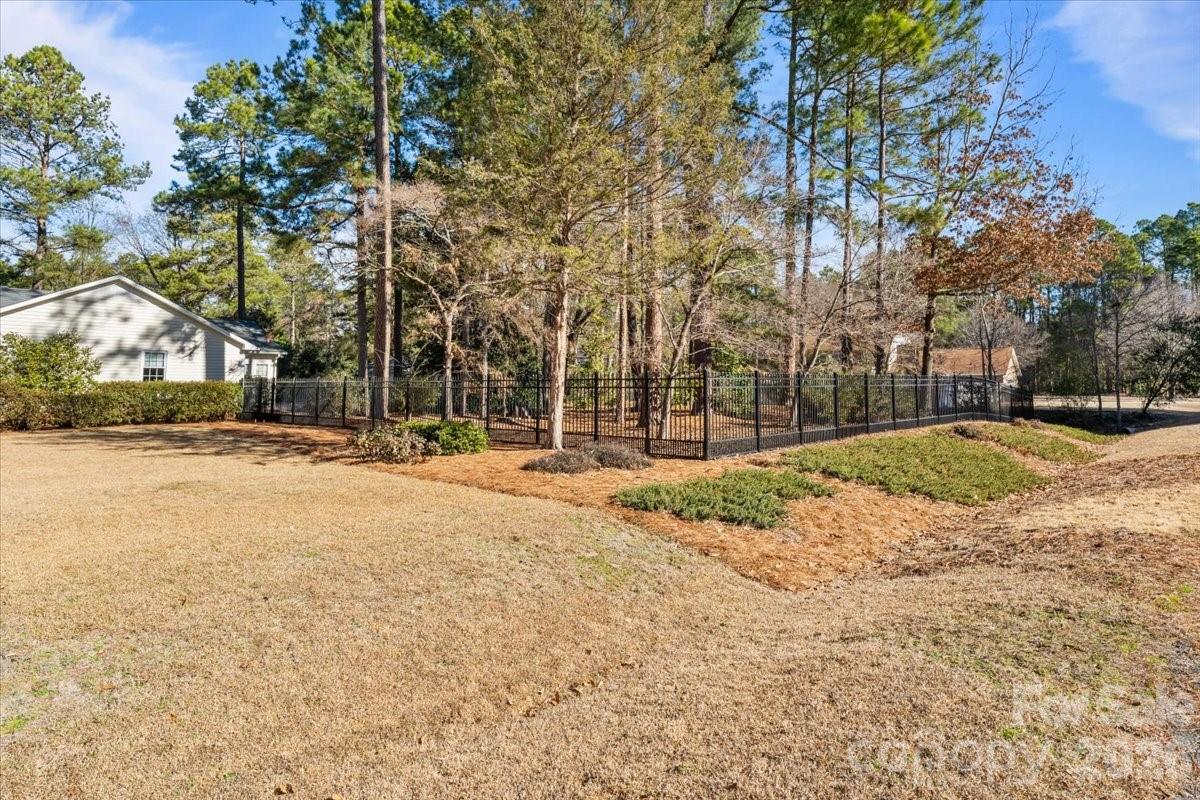 7980 Glasgow Drive — Laurinburg