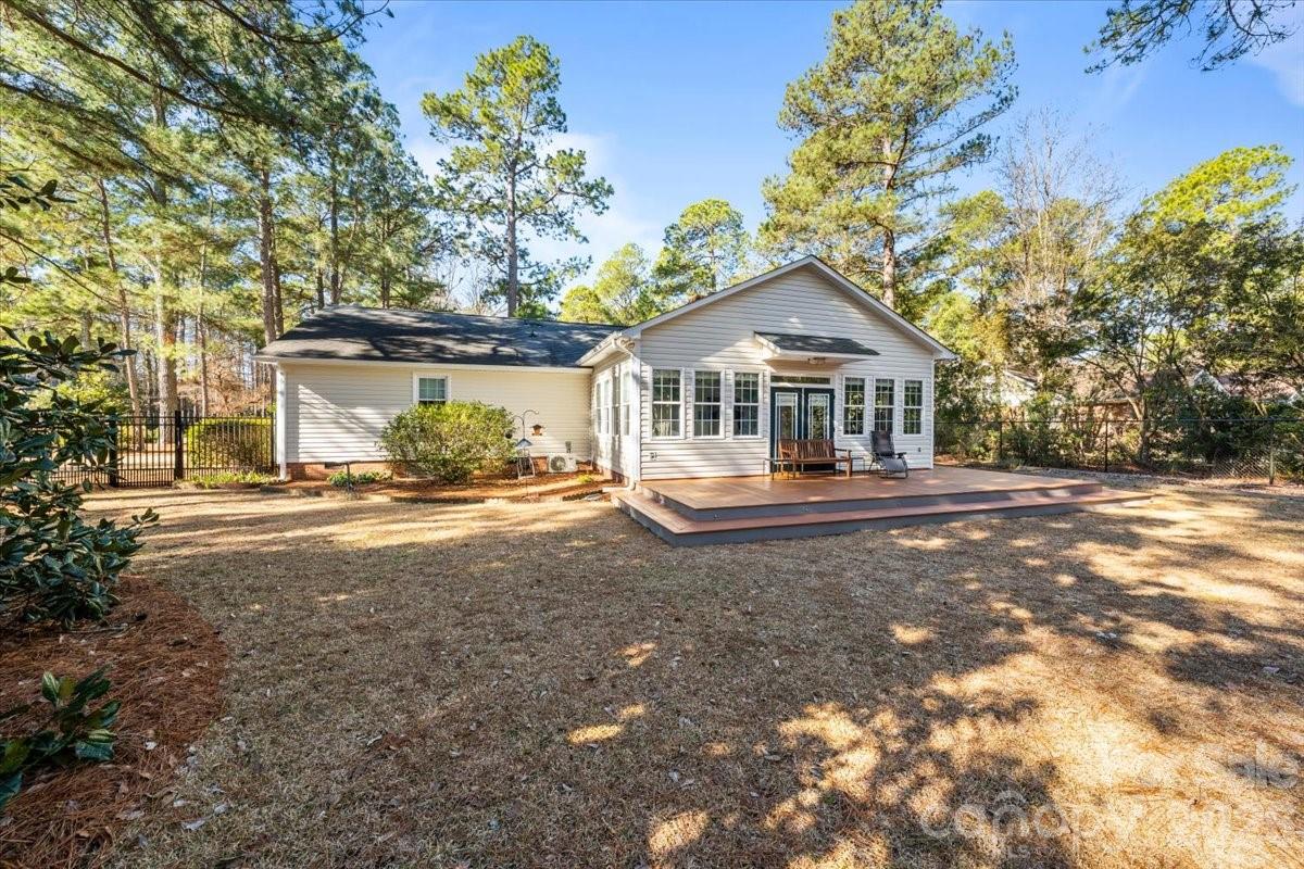 7980 Glasgow Drive — Laurinburg