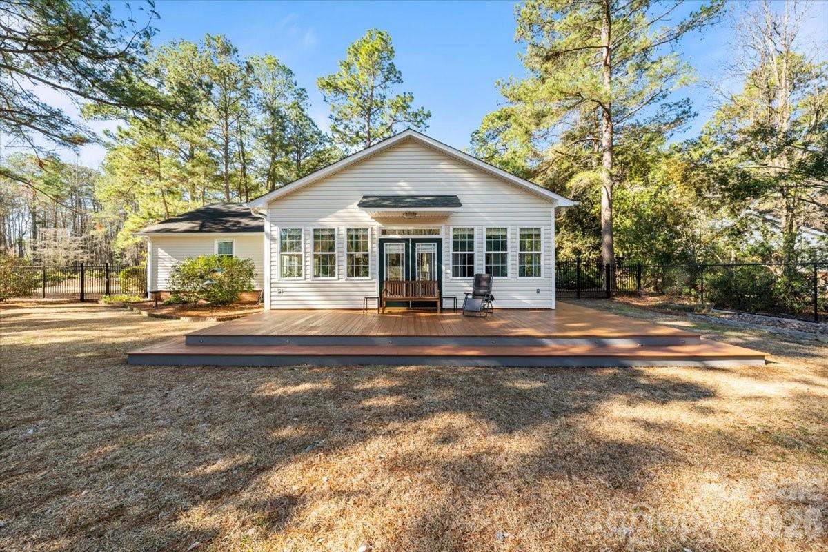 7980 Glasgow Drive — Laurinburg