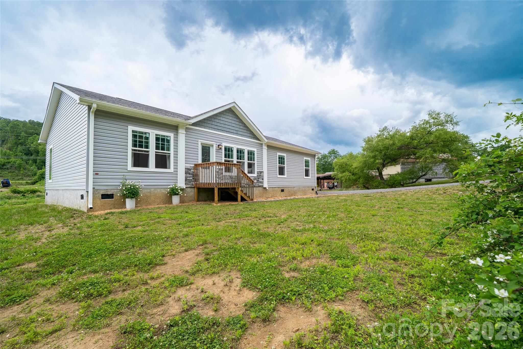 306 Burnsville School Road — Burnsville