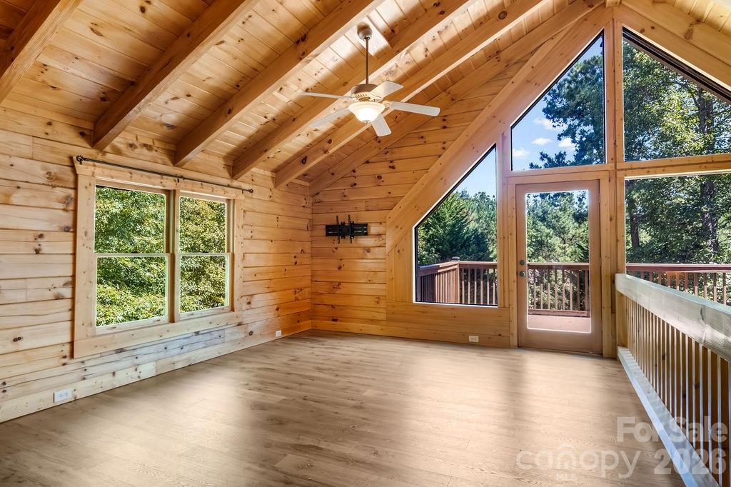 447 Hidden Lake Parkway — Nebo