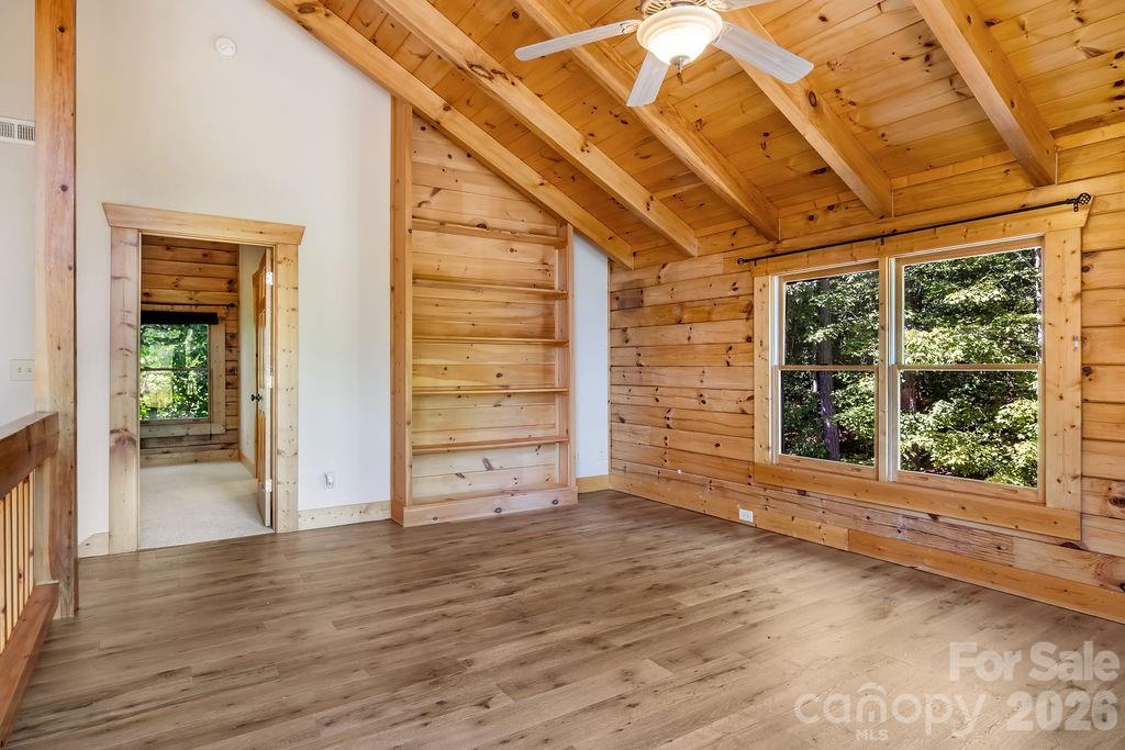 447 Hidden Lake Parkway — Nebo