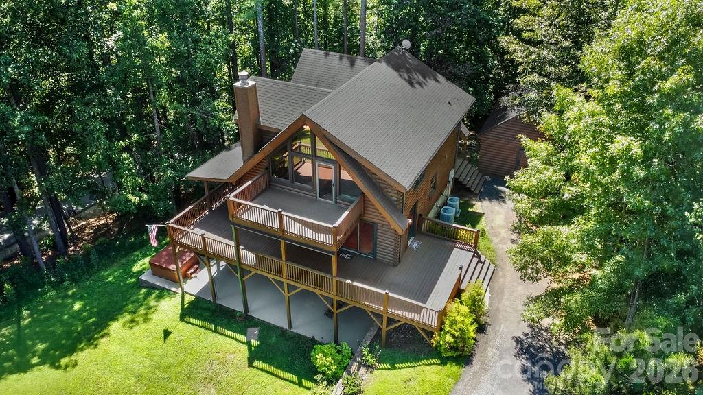 447 Hidden Lake Parkway — Nebo