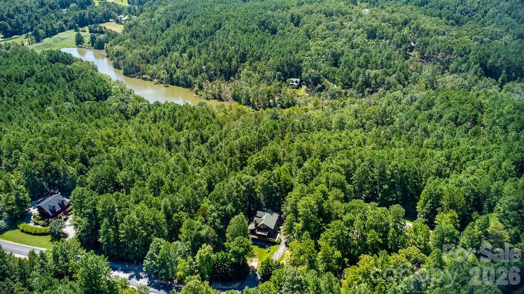 447 Hidden Lake Parkway — Nebo