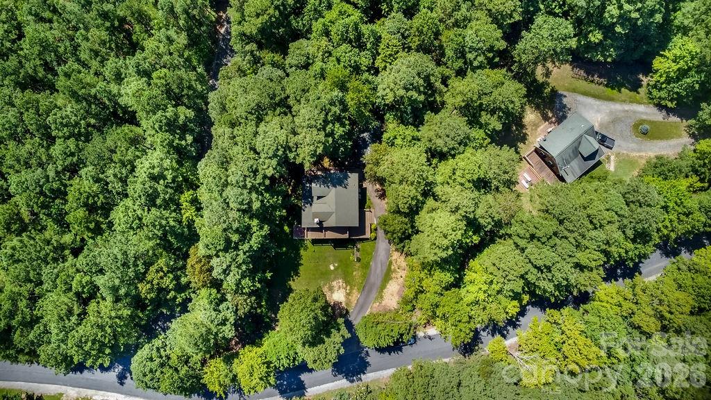 447 Hidden Lake Parkway — Nebo