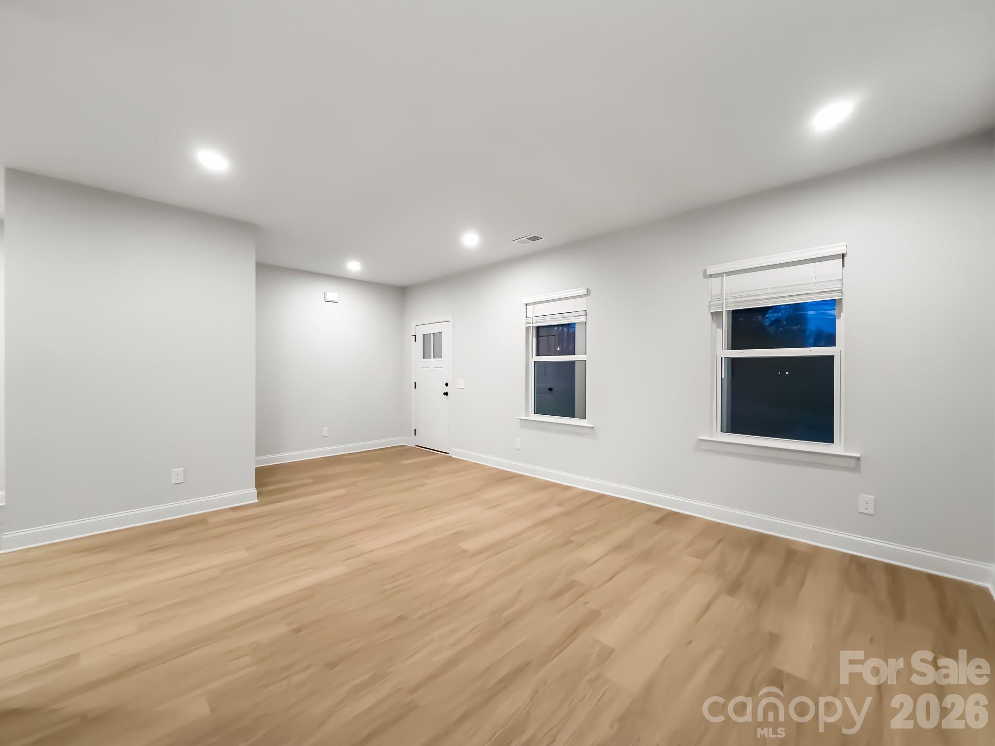 1566 7th Avenue Drive — Hickory
