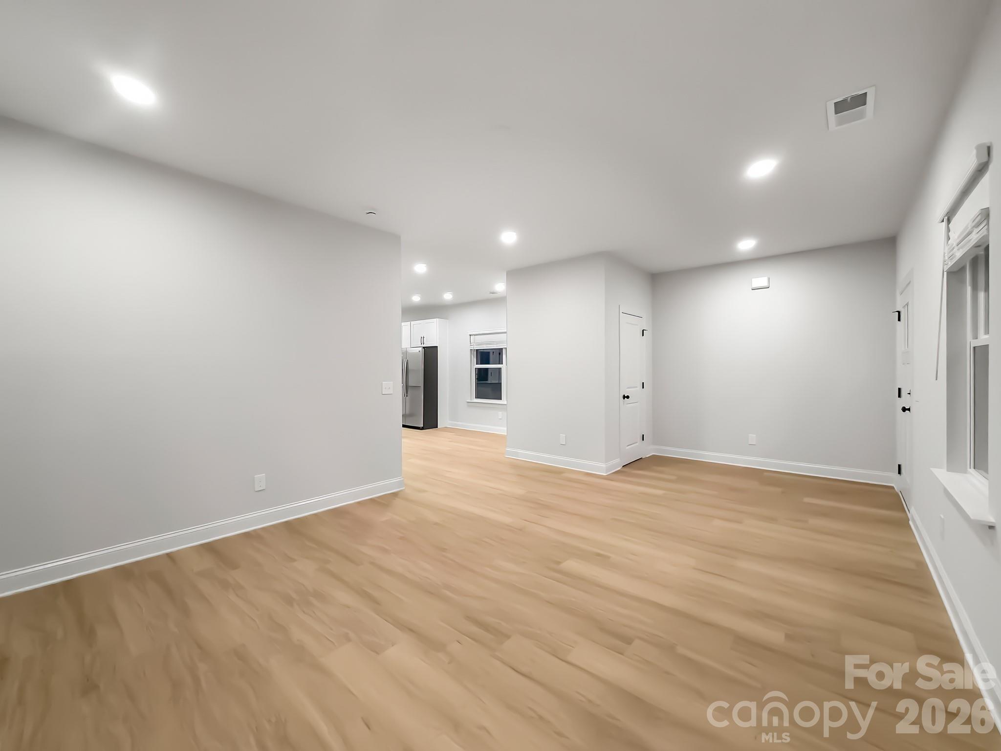1566 7th Avenue Drive — Hickory