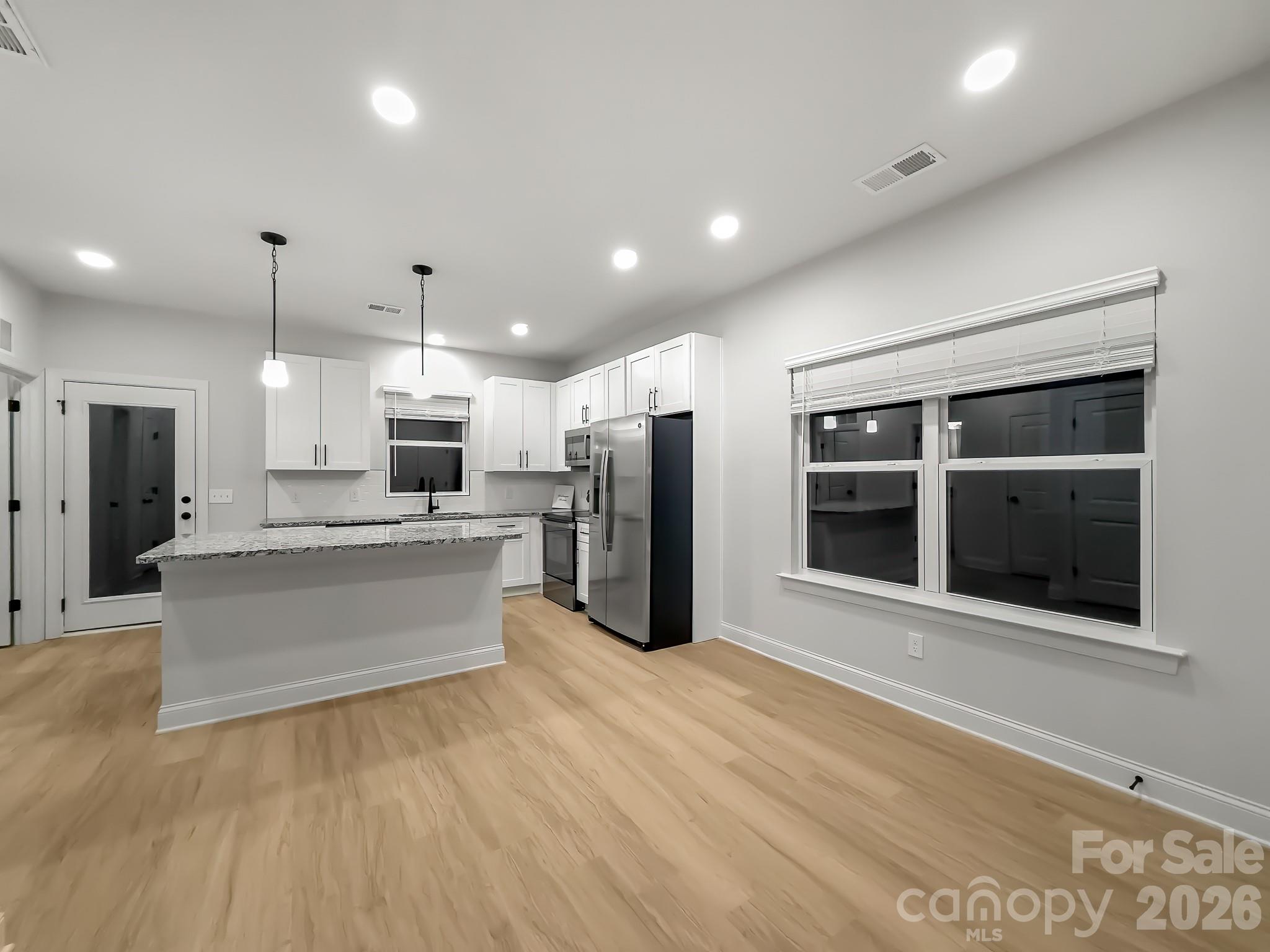 1566 7th Avenue Drive — Hickory