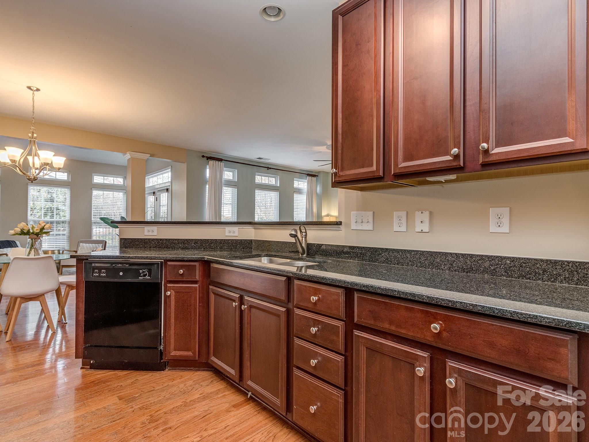 5922 Union Pacific Avenue — Charlotte