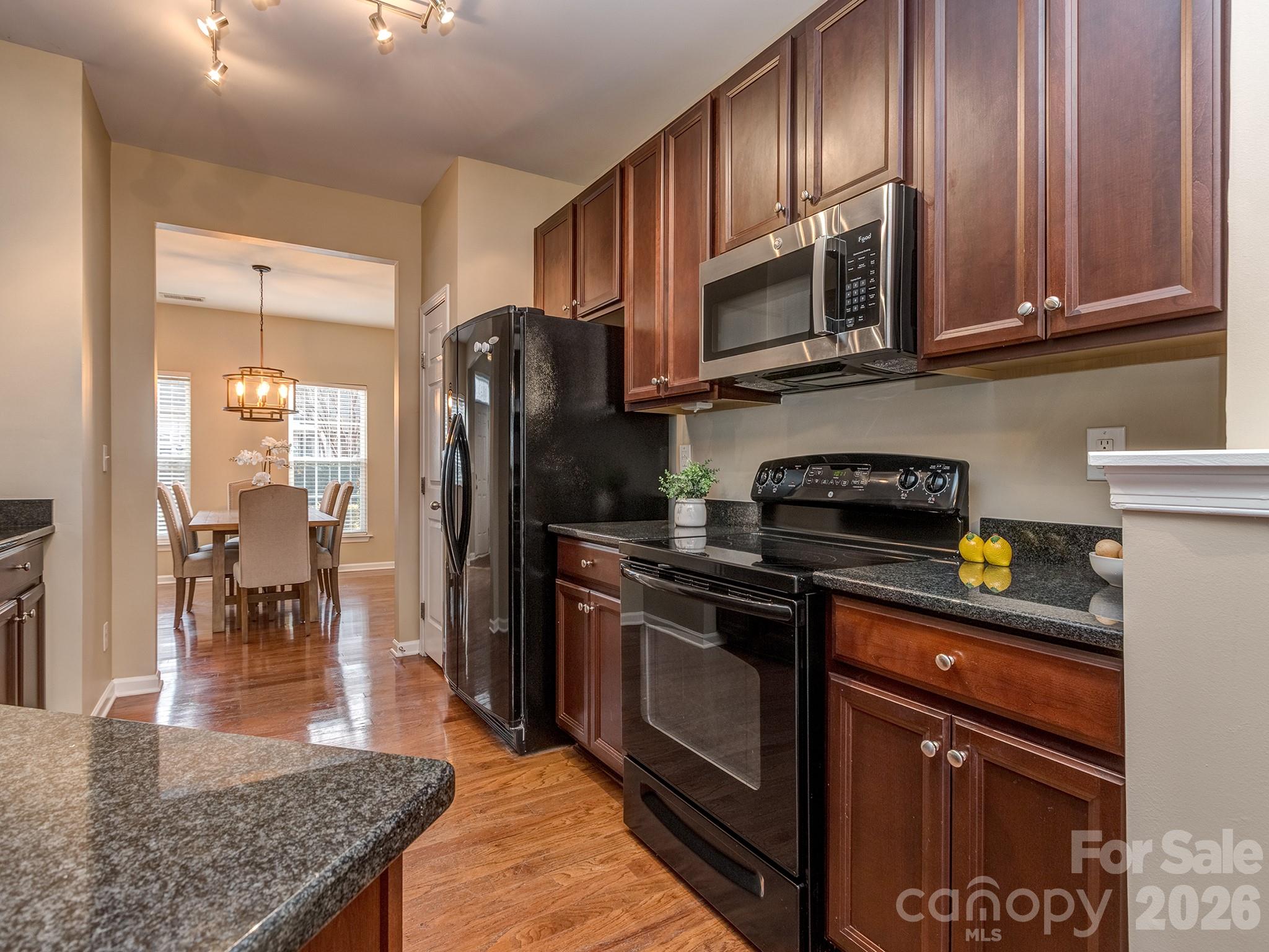 5922 Union Pacific Avenue — Charlotte