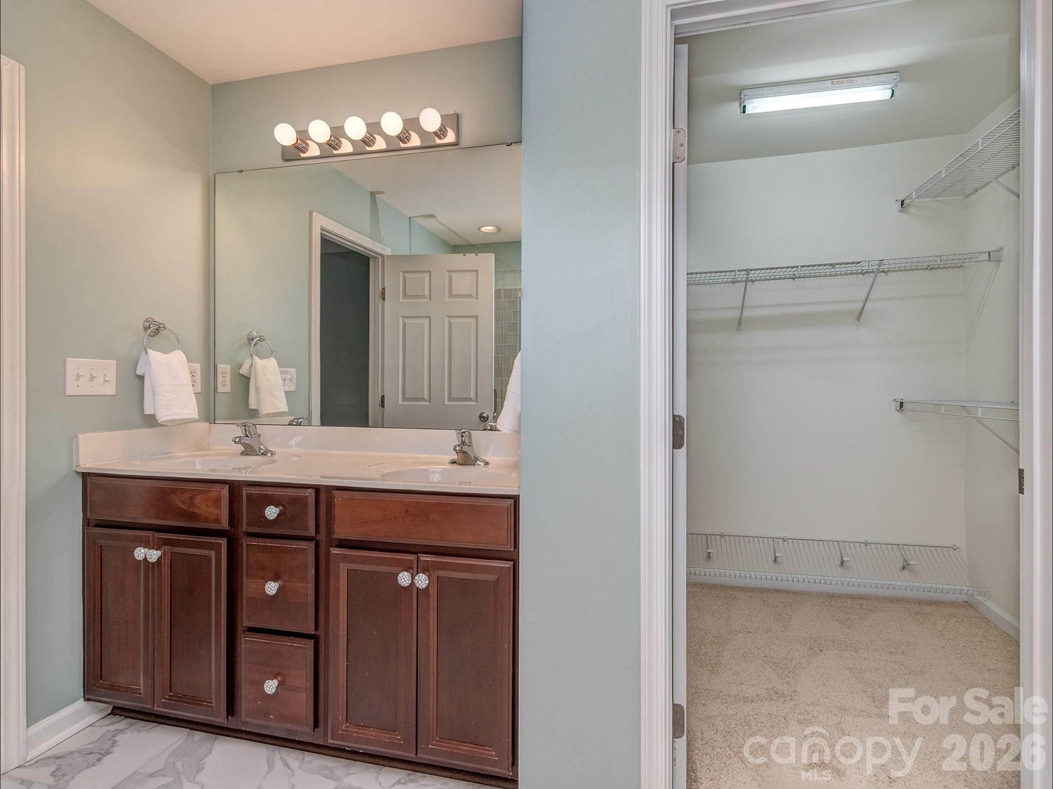 5922 Union Pacific Avenue — Charlotte