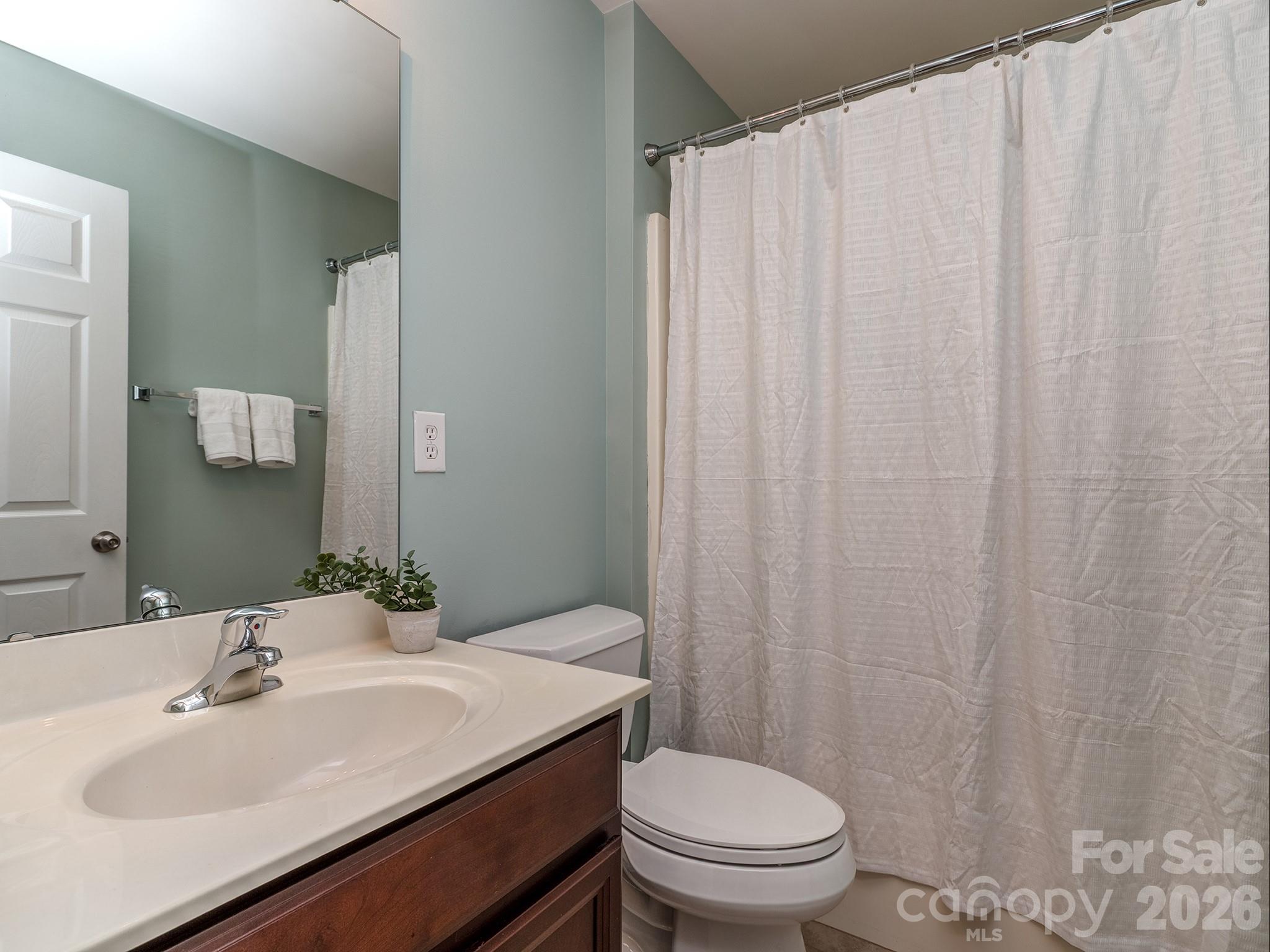 5922 Union Pacific Avenue — Charlotte