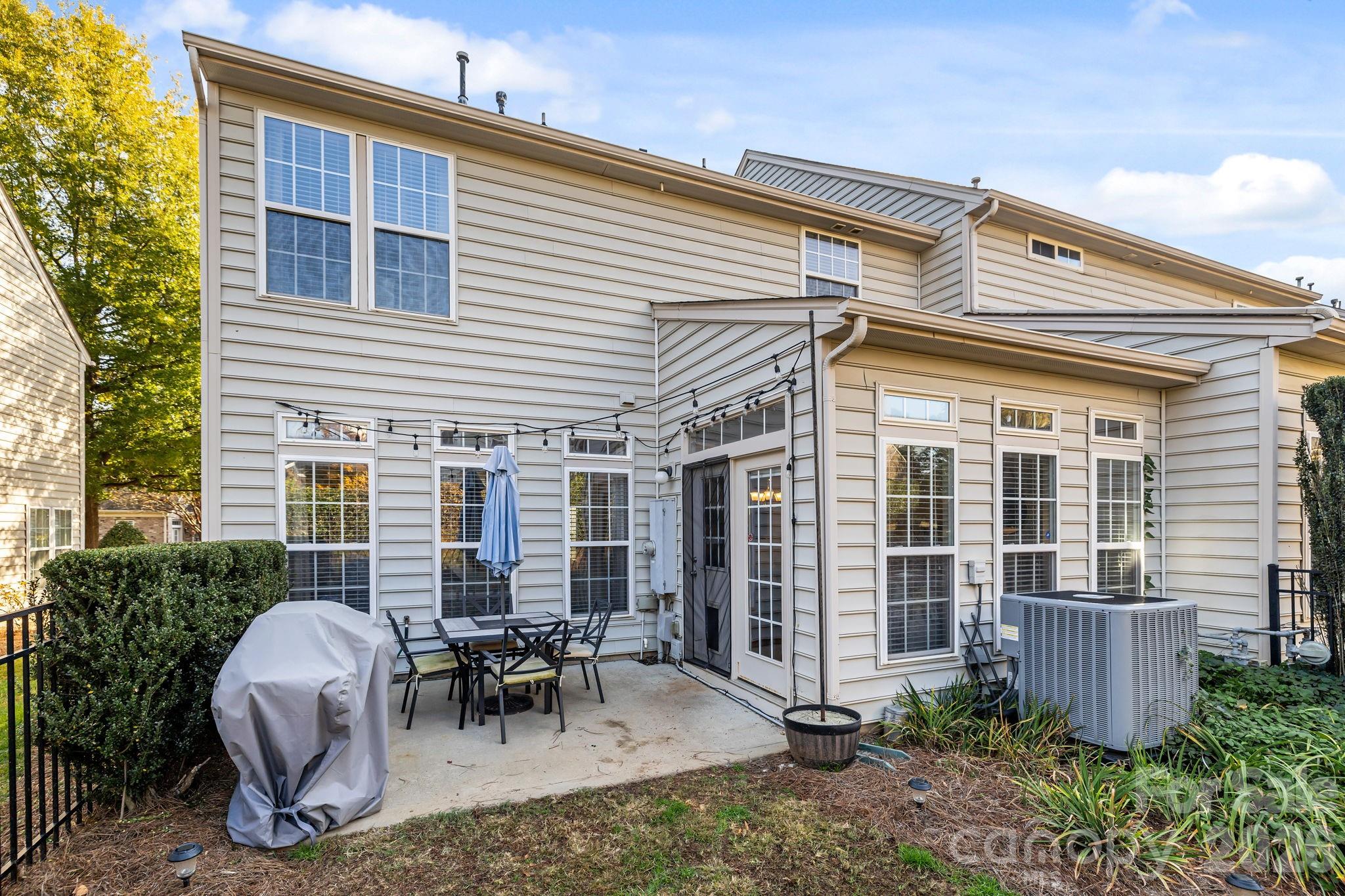 5922 Union Pacific Avenue — Charlotte