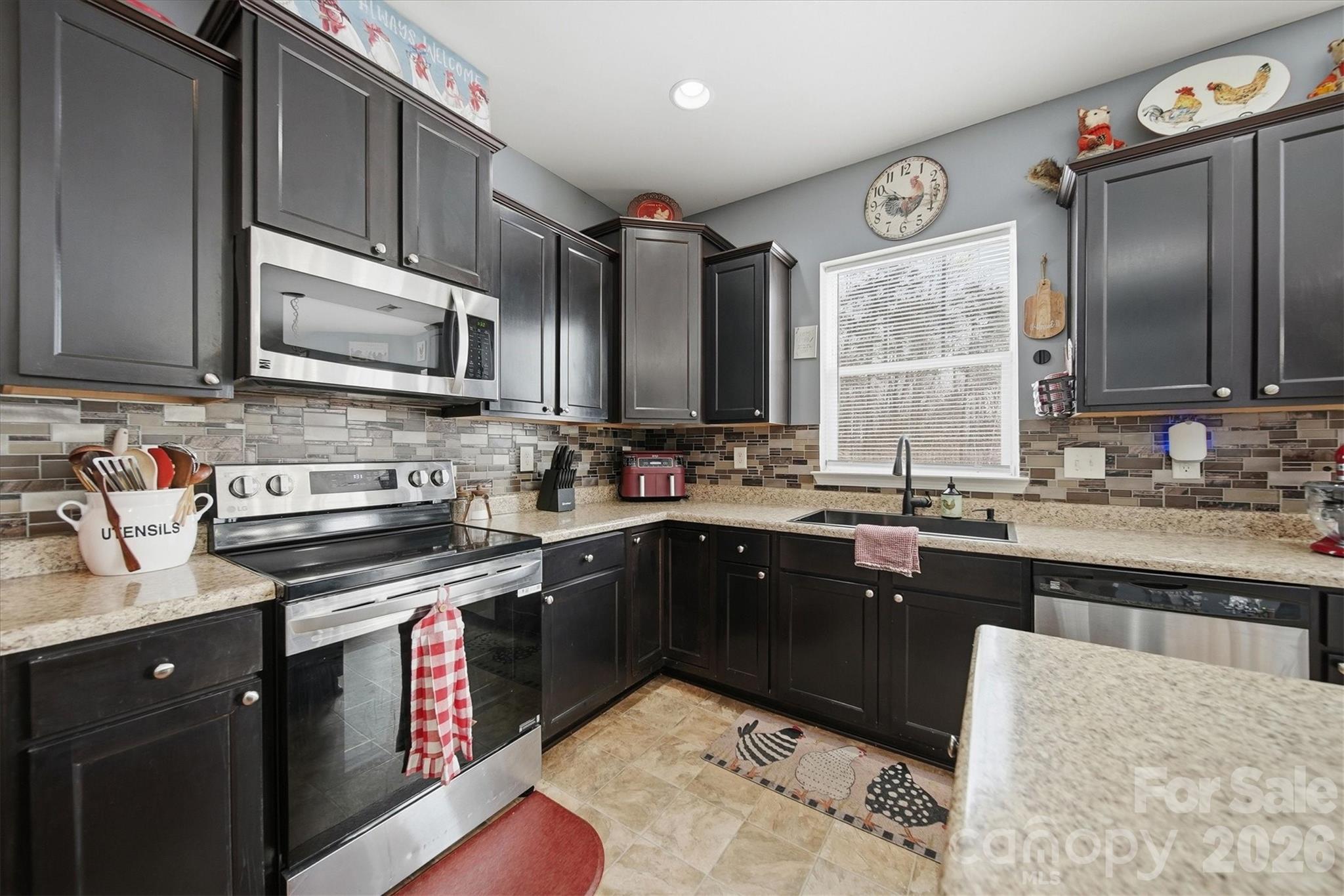 136 Mountain Island Drive — Statesville