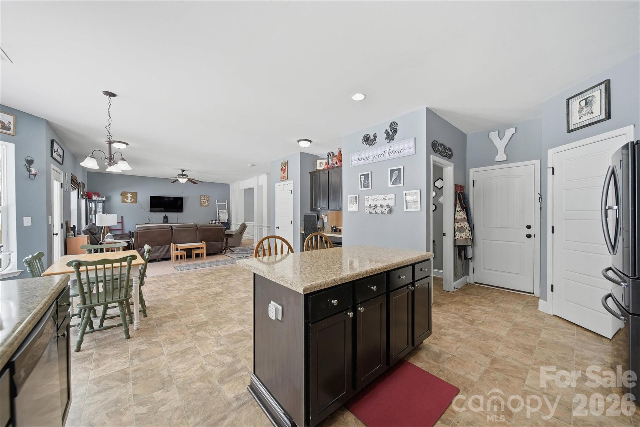 136 Mountain Island Drive — Statesville