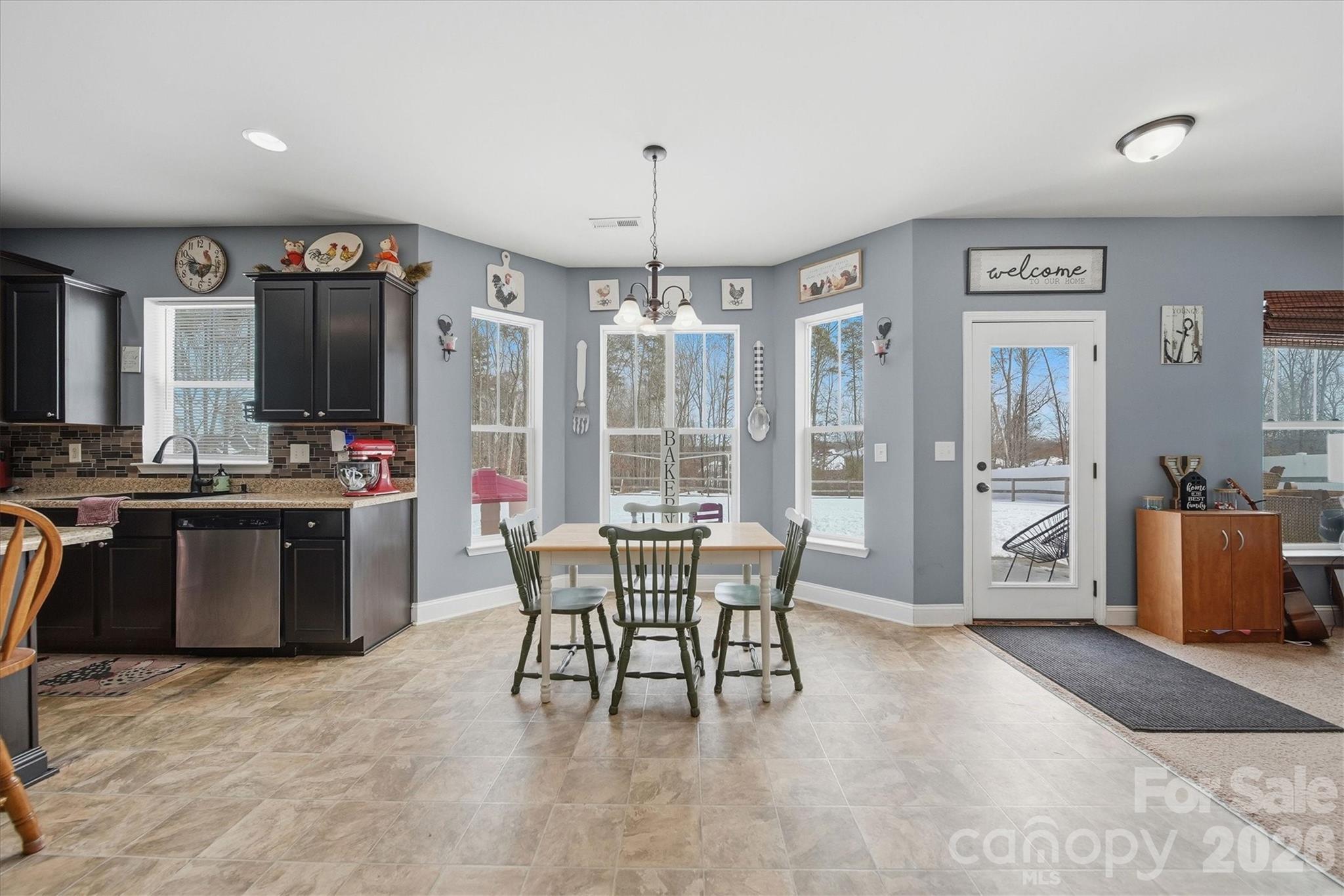 136 Mountain Island Drive — Statesville