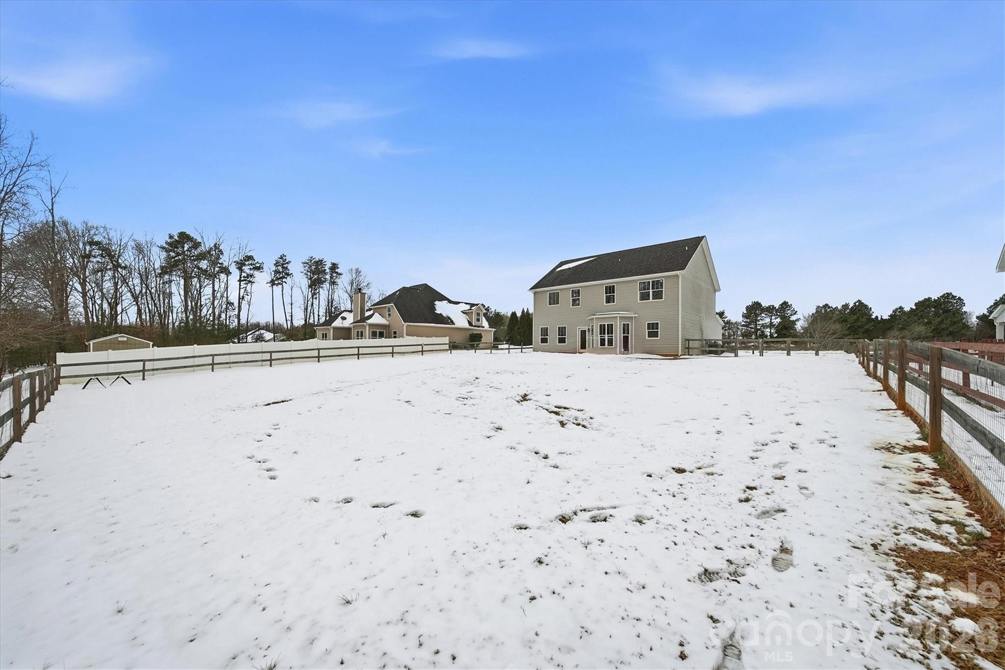 136 Mountain Island Drive — Statesville