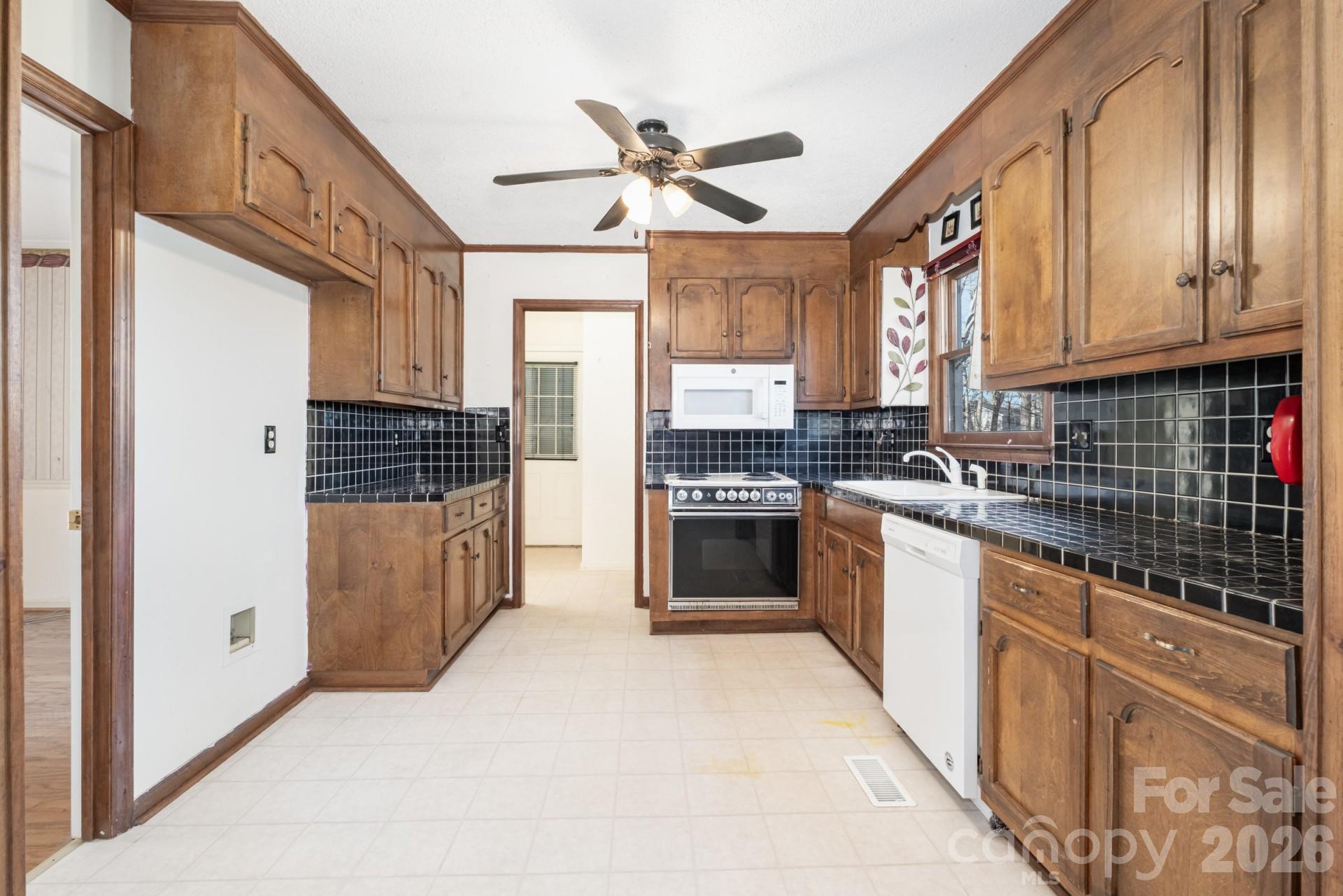 420 Saddlewood Drive — Gastonia