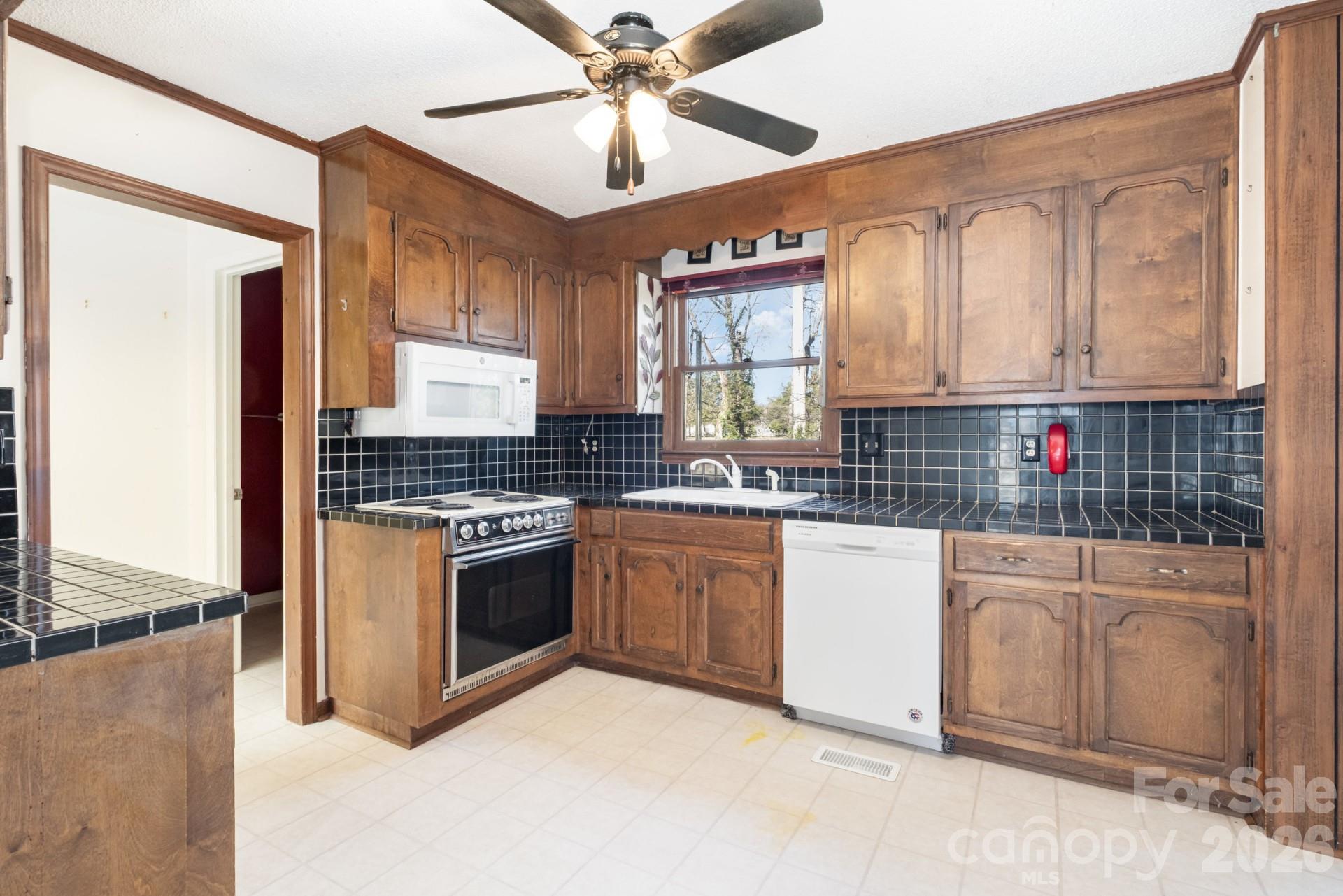420 Saddlewood Drive — Gastonia