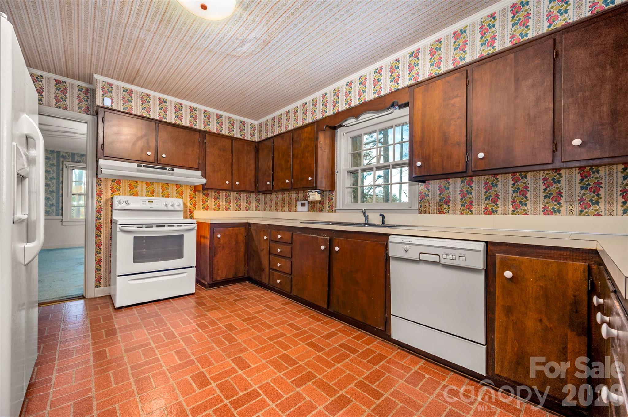 149 Woodbriar Drive — Forest City
