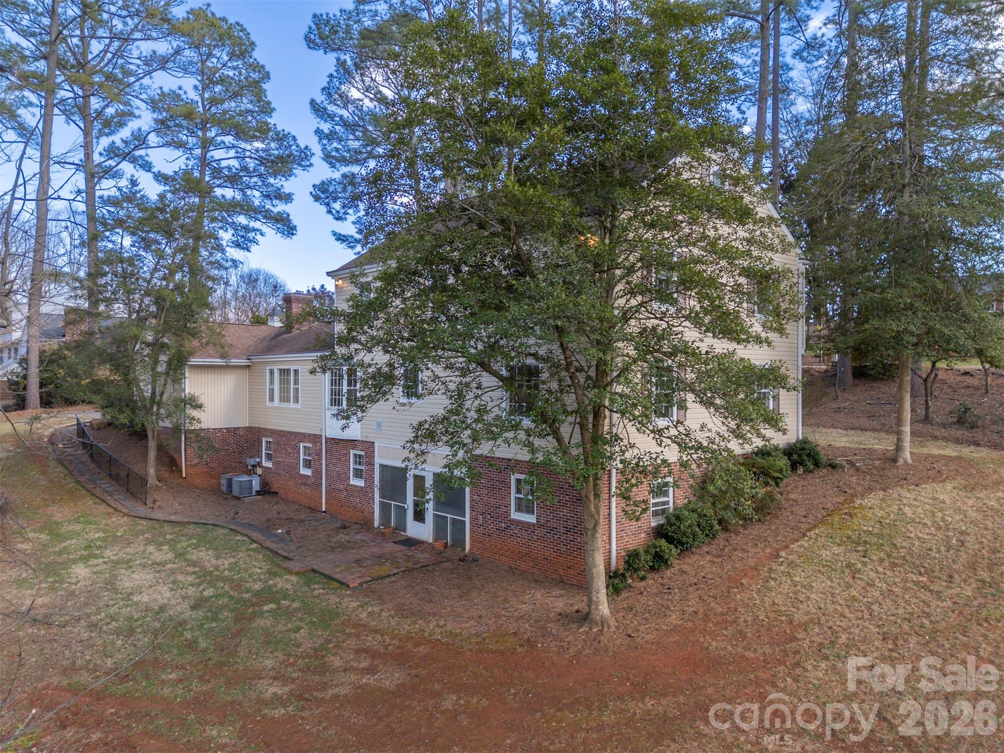 149 Woodbriar Drive — Forest City