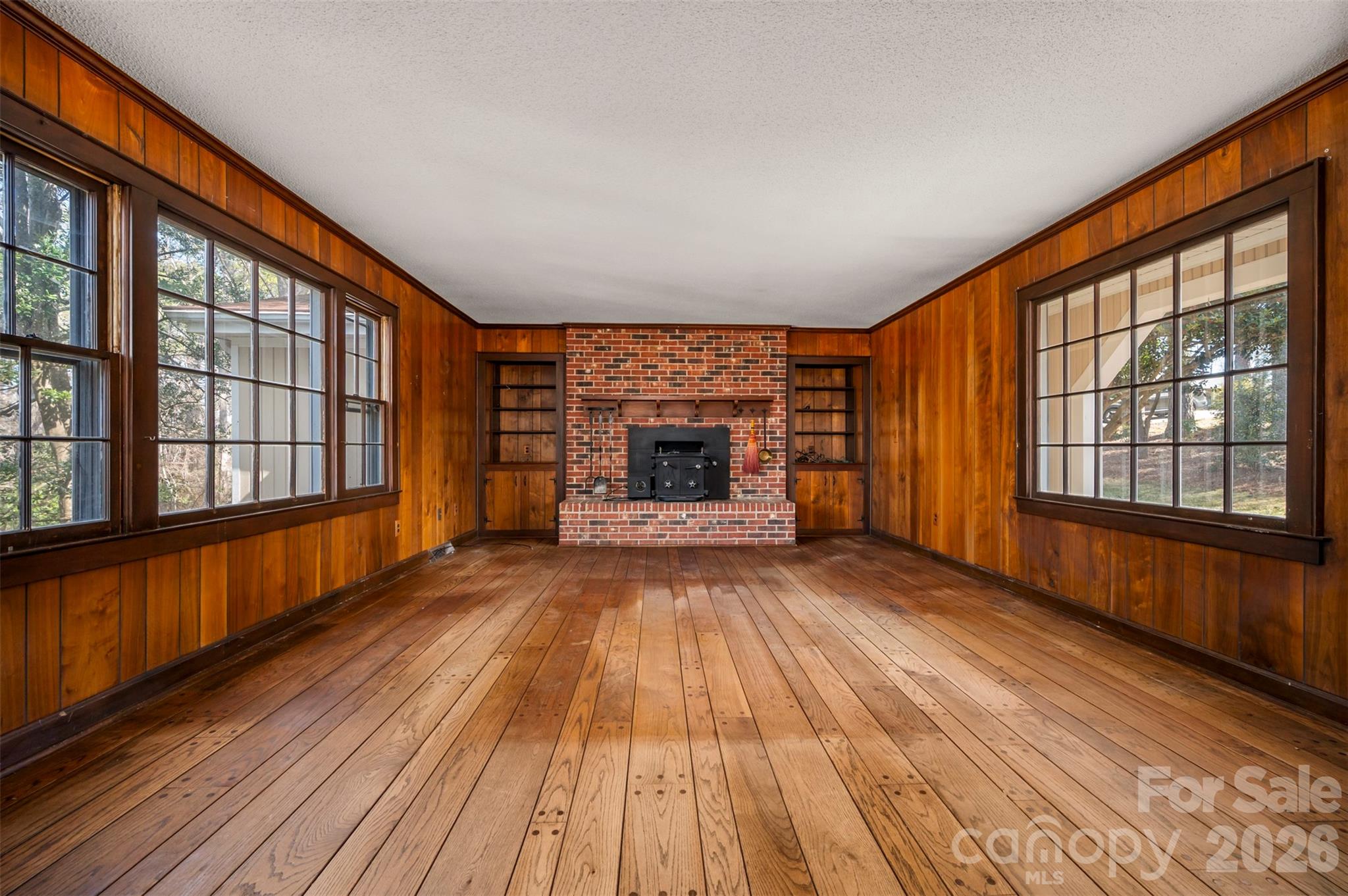 149 Woodbriar Drive — Forest City