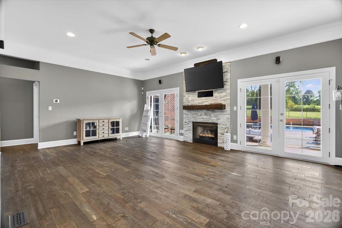 498 Johnson Dairy Road — Mooresville