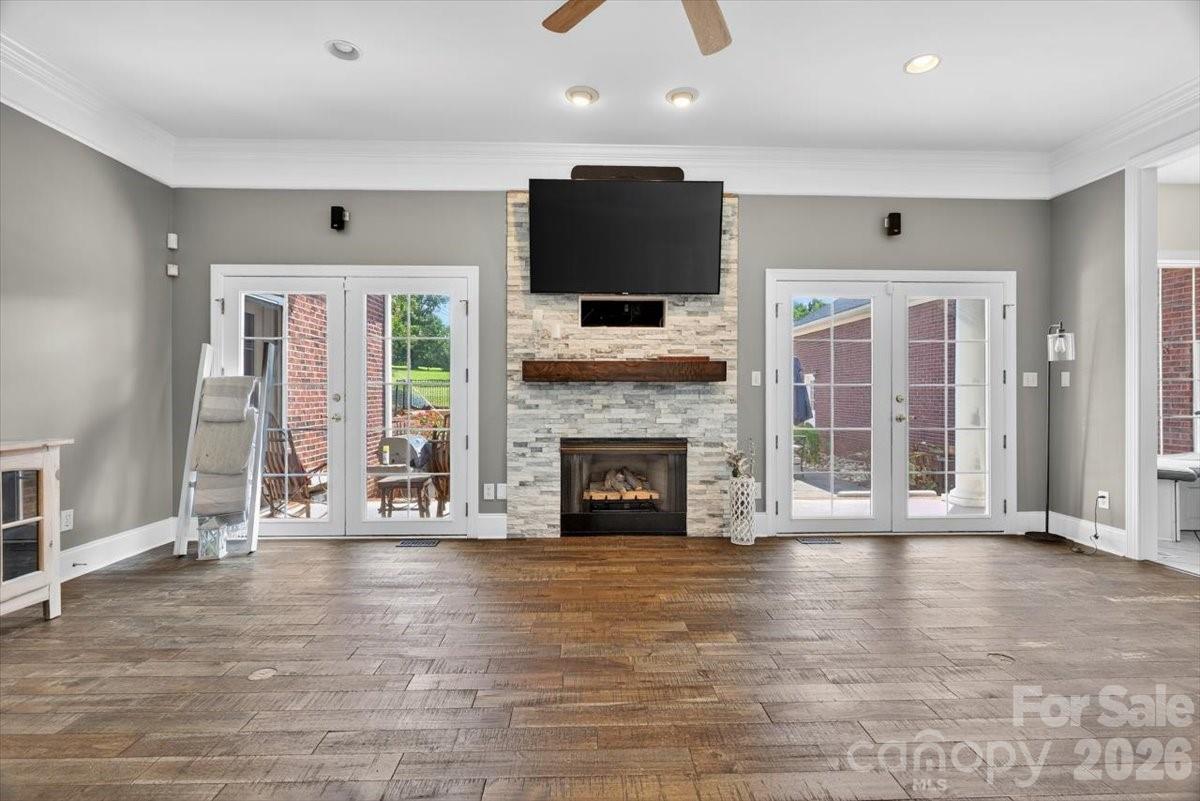 498 Johnson Dairy Road — Mooresville