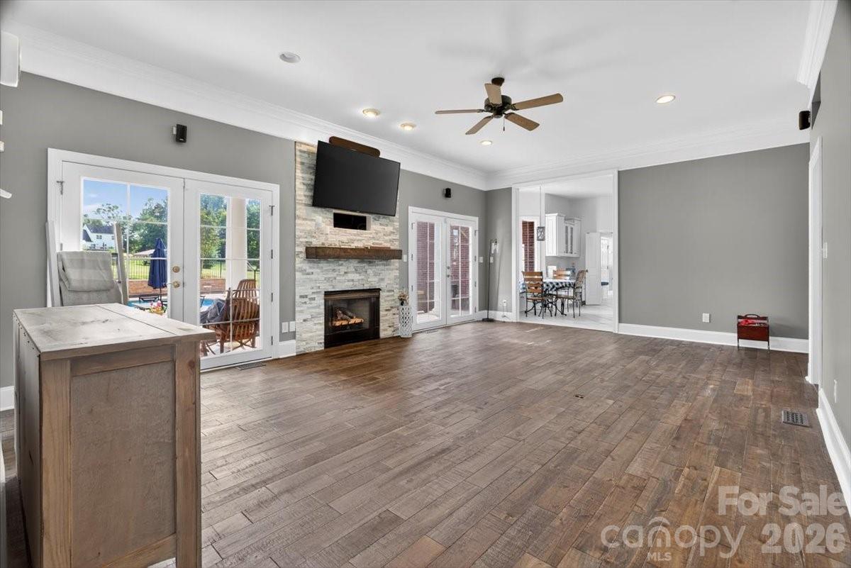 498 Johnson Dairy Road — Mooresville