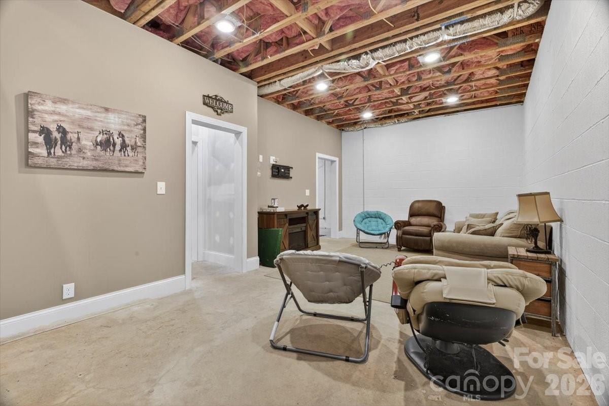 498 Johnson Dairy Road — Mooresville