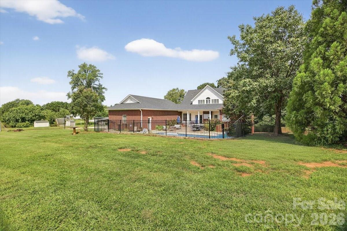 498 Johnson Dairy Road — Mooresville