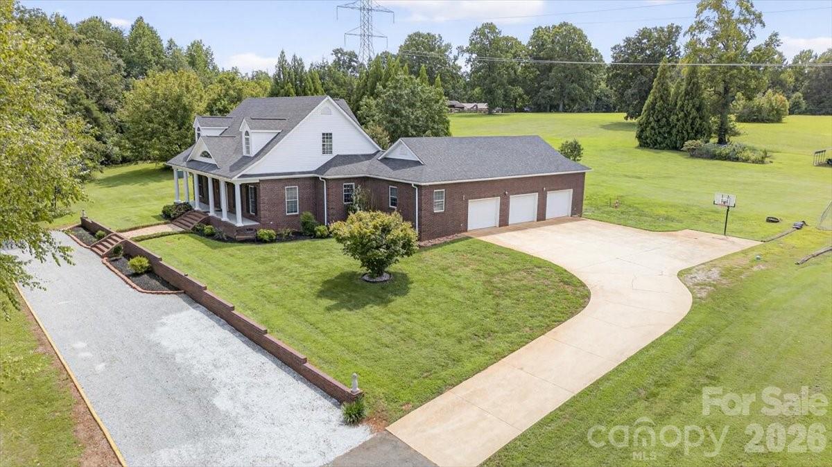 498 Johnson Dairy Road — Mooresville