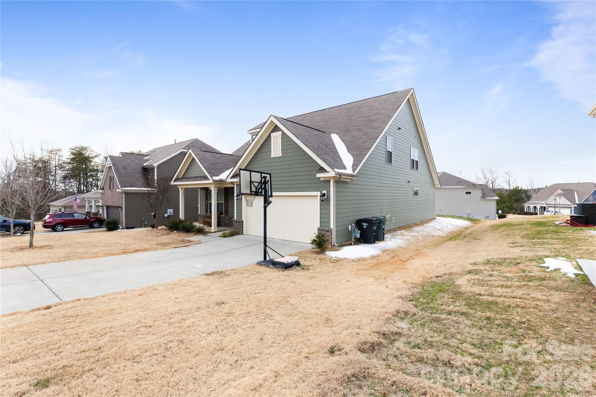 348 Pleasant View Lane SE — Concord