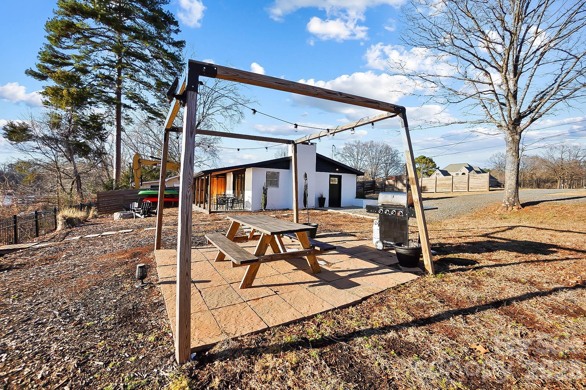 22246 Oakwood Road — Albemarle