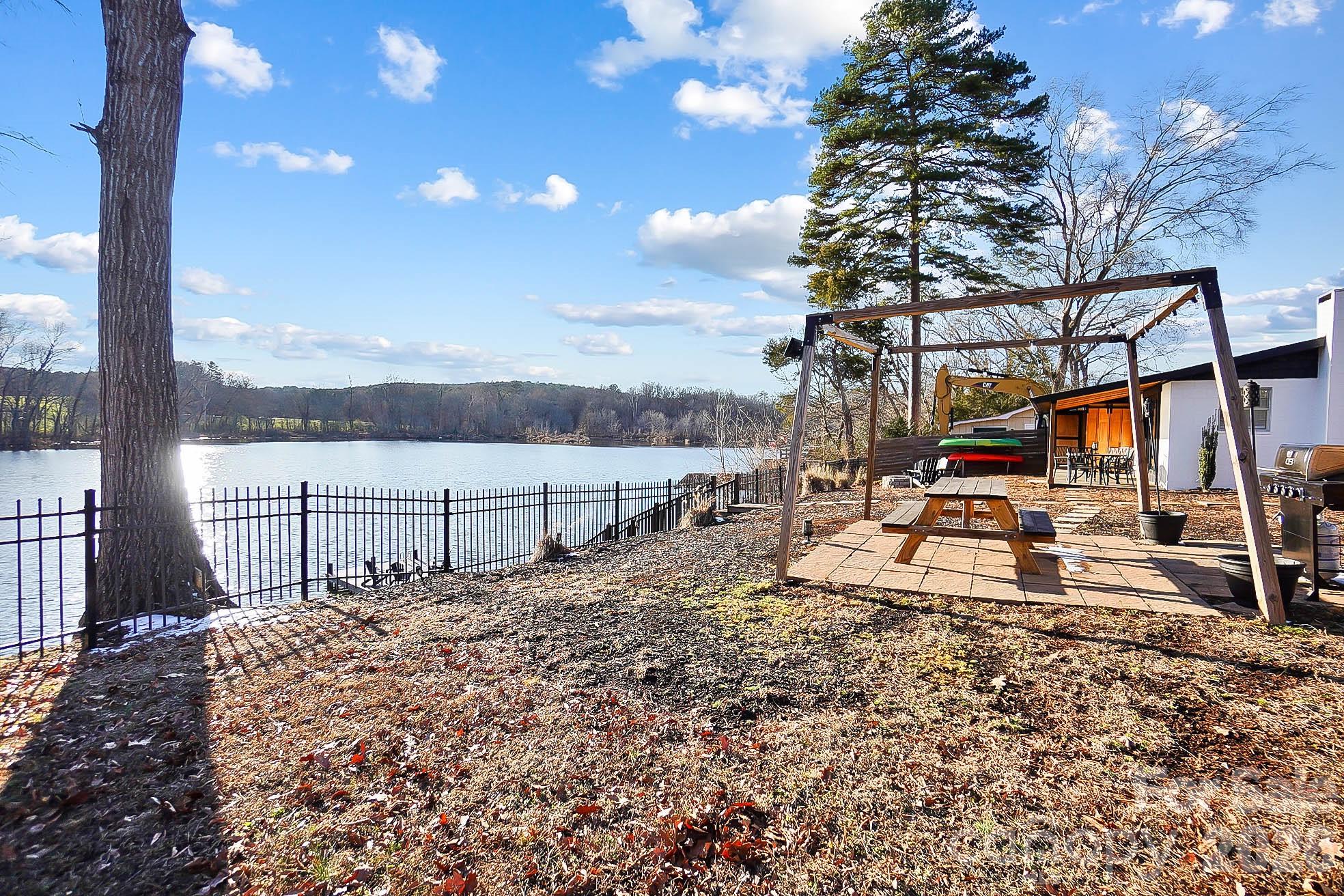 22246 Oakwood Road — Albemarle