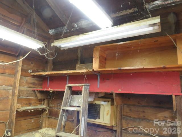 736 Country Club Drive — State Road