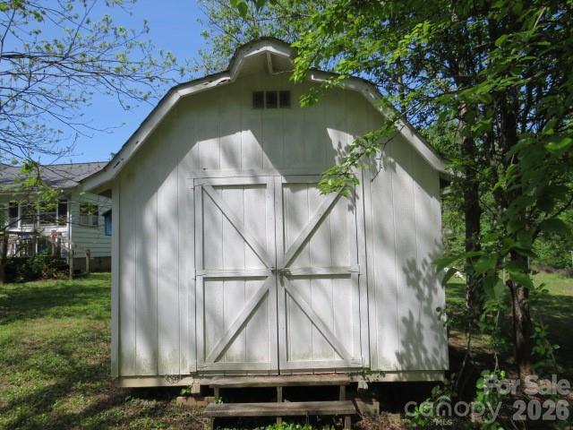 736 Country Club Drive — State Road