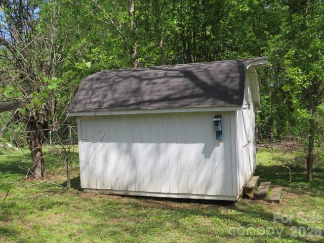 736 Country Club Drive — State Road