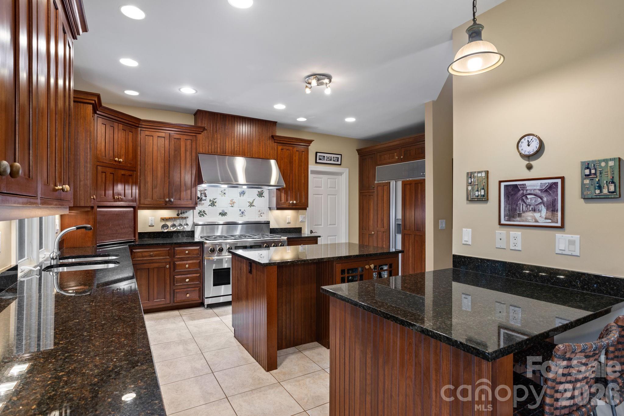 175 Overlook Drive — Flat Rock