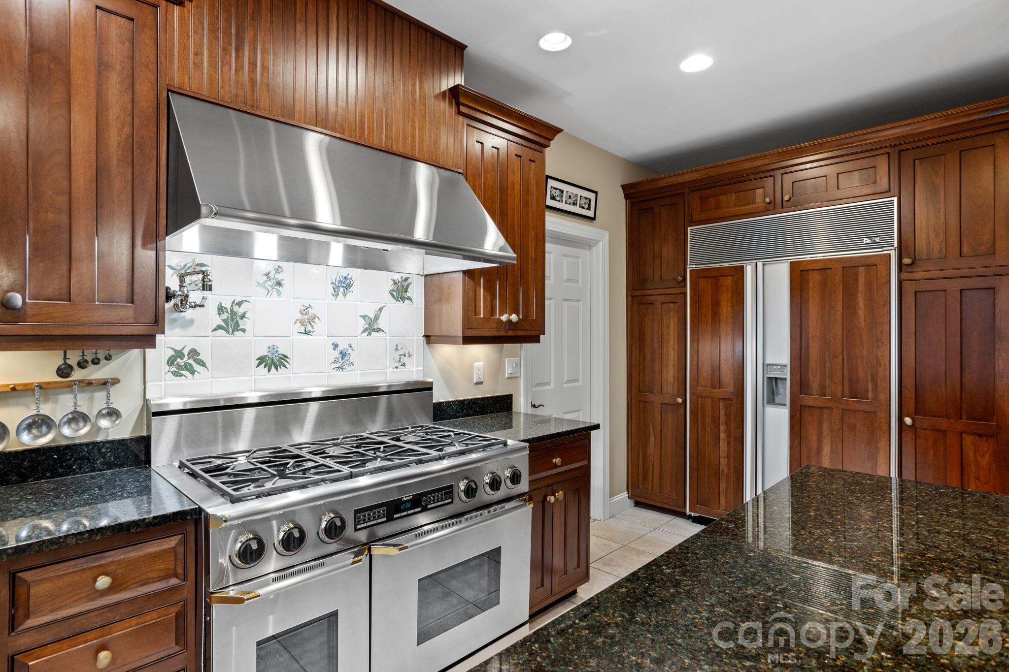 175 Overlook Drive — Flat Rock