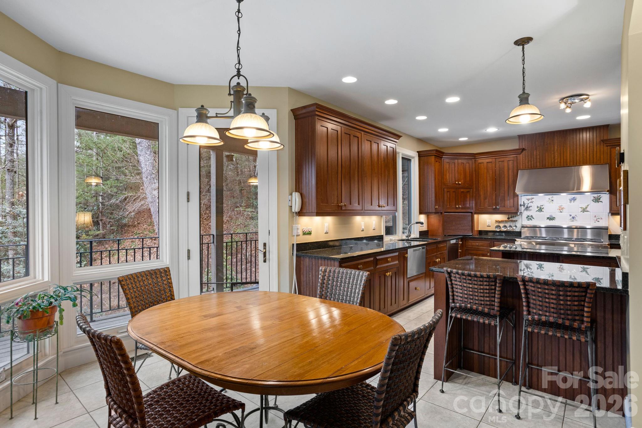 175 Overlook Drive — Flat Rock