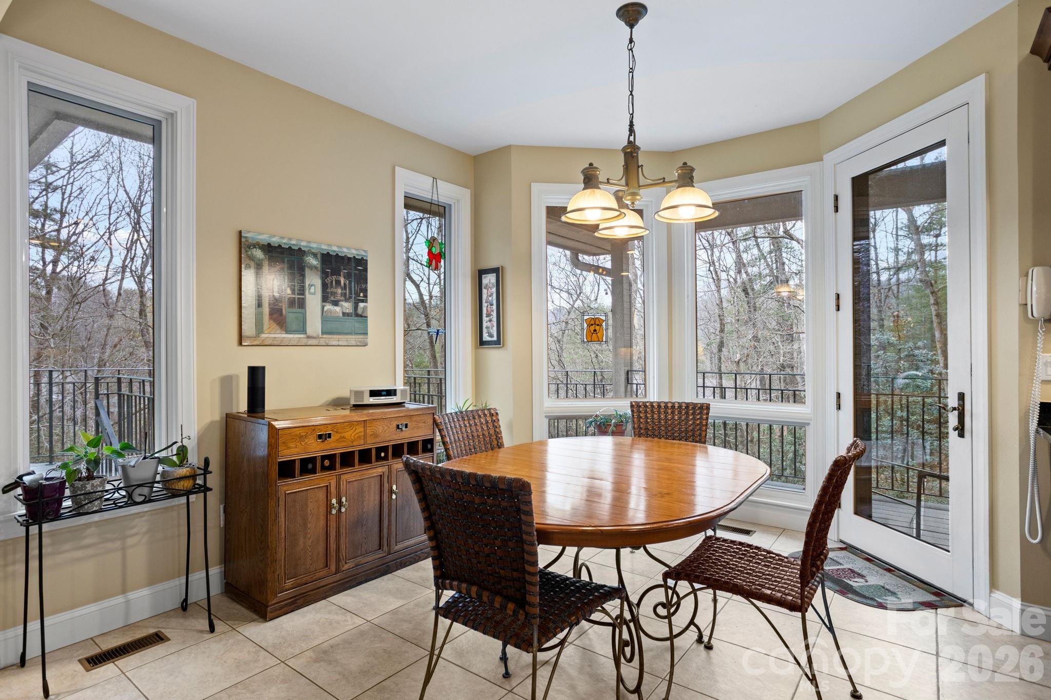 175 Overlook Drive — Flat Rock