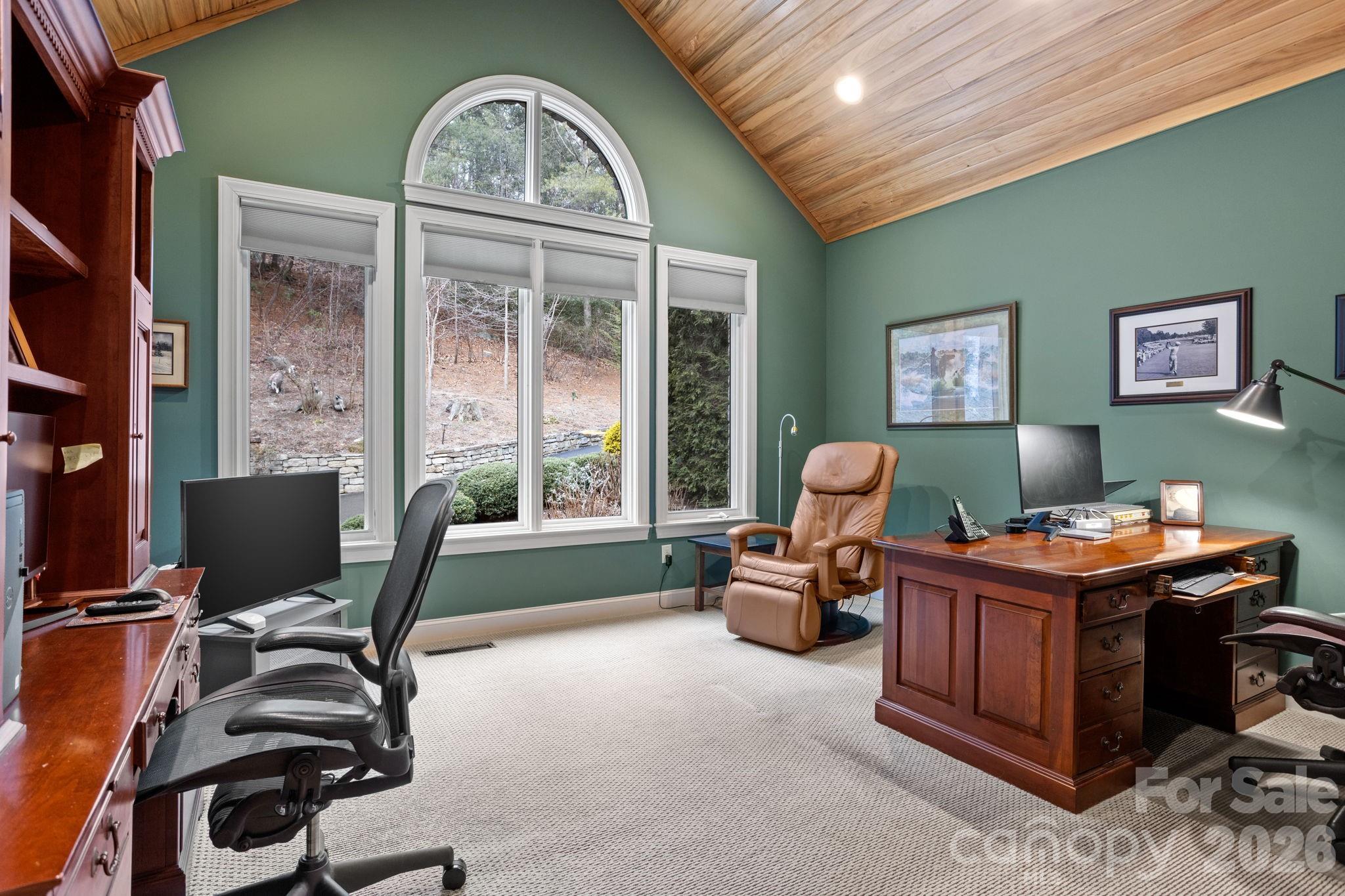 175 Overlook Drive — Flat Rock