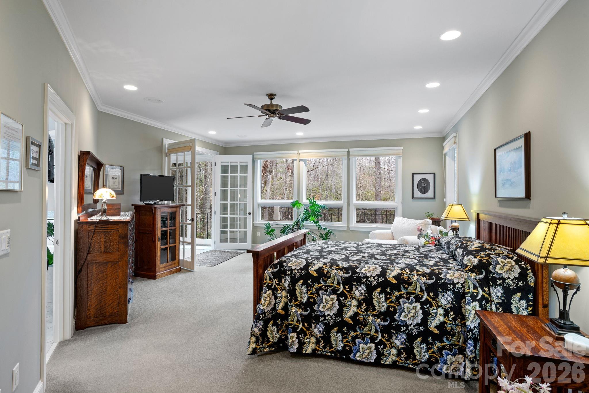 175 Overlook Drive — Flat Rock
